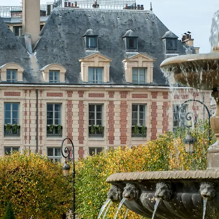 Hotel Cour Des Vosges - Evok Collection