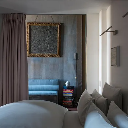 Cour Des Vosges - Evok Collection Отель Париж