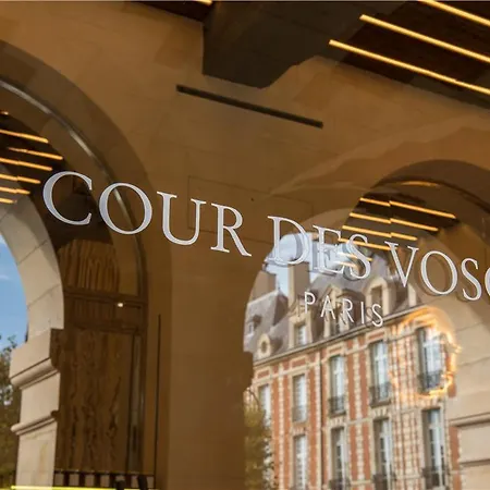 Cour Des Vosges - Evok Collection Отель Париж