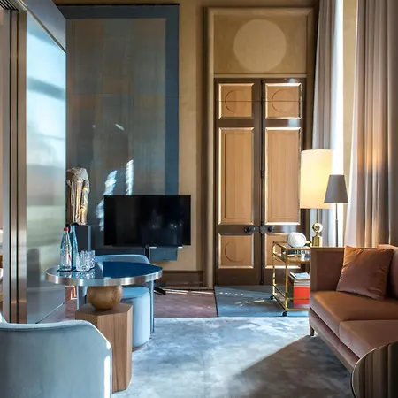Hotel Cour Des Vosges - Evok Collection París